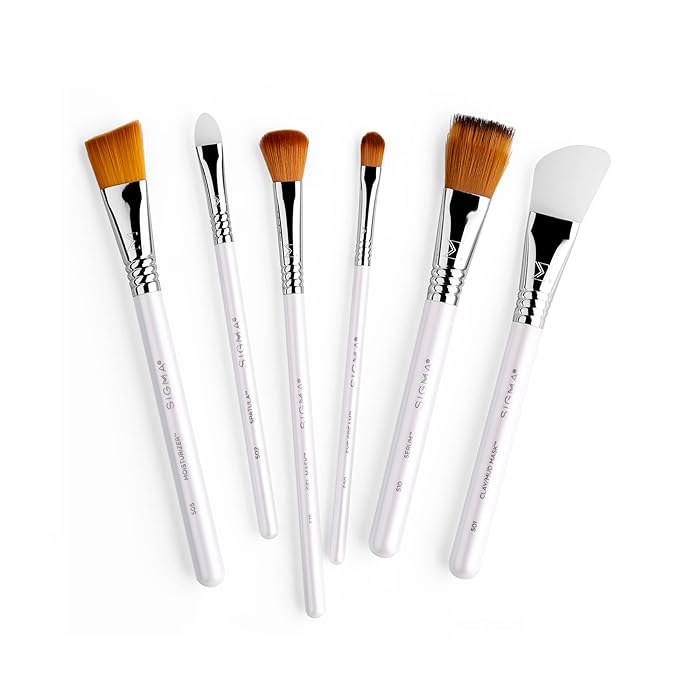Sigma Beauty S01 Clay/Mud Mask Skincare Brush – Silicone Skincare Tool for Applying Skincare Products to Face and Skin, Face Mask Brush Applicator for Mud and Clay Masks (1 Pc)