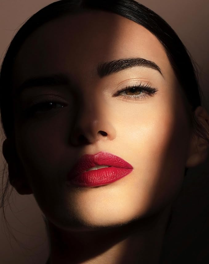Pupa Milano True Lips Blendable Lip Liner - Dual-Ended Matte Lining Color and Brush - Light and Creamy, Hydrating, High Pigment, Smudge Proof Formula - Paraben Free - 033 Bordeaux - 0.042 oz