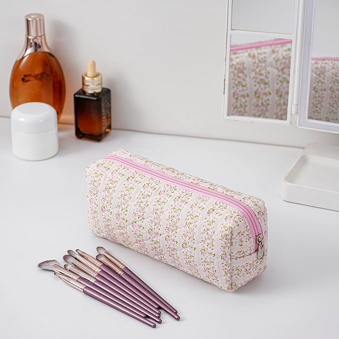 Cute Floral Cotton Makeup Brush Cosmetic Bag for Women, Travel Quilted Zipper Make Up Bag, Flowers Toiletry Organizer Case Kawaii Makeup Cosmetic Travel Cloth Pouch (Pink+Blue Floral)