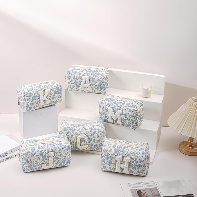 JOVAKIT Alphabet Makeup Bag Cosmetic Bag for Women, Christmas Gifts for Girls Age 6-18, Floral Flowers Coquette Travel Toiletry Zipper Make Up Pouch Organizer Trendy Stuff (Blue Floral A)