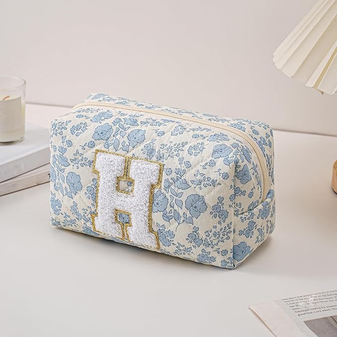 JOVAKIT Alphabet Makeup Bag Cosmetic Bag for Women, Christmas Gifts for Girls Age 6-18, Floral Flowers Coquette Travel Toiletry Zipper Make Up Pouch Organizer Trendy Stuff (Blue Floral H)