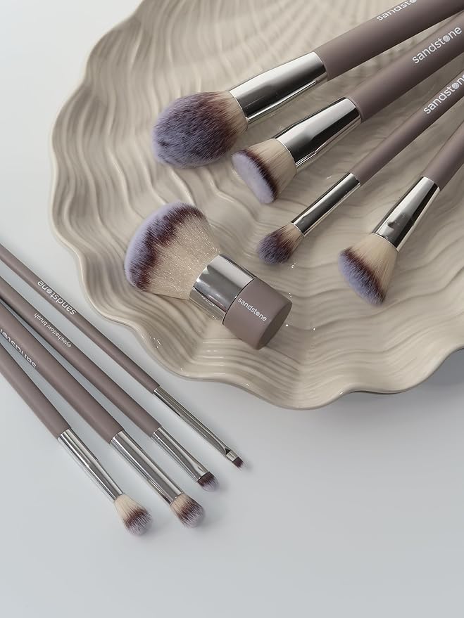 Sandstone Scandinavia Soft Collection Makeup Brush - Professional Premium Eyeliner brush for applying and blending eyeliner. Angled bristles. Vegan Makeup brush for all skin types