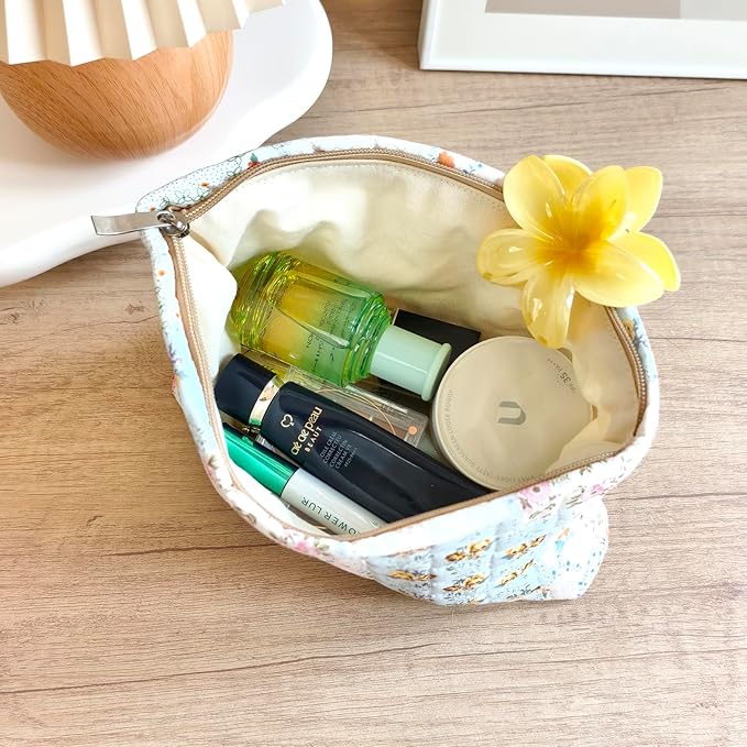 STARDW Cute Cotton Quilted Makeup Bag Cosmetic Bags for Women and Girls,Travel Toiletry Bag Floral Makeup Zipper Pouch, Purse Organizer Pouches,Canvas Lining (Cotton Floral)