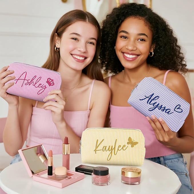 Yofair Personalized Makeup Bag with Heart, Large Capacity Travel Toiletry Case Teen Girl Gift Trendy Stufff Custom Seersucker Cosmetic Bags Wedding Birthday Gifts for Girls Women