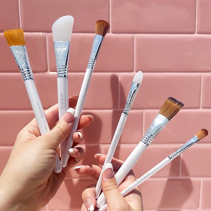 Sigma Beauty S10 Serum Skincare Brush – Silicone Skincare Tool for Applying Skincare Products to Face and Skin, Face Moisturizer Brush for Liquid and Gel Serums (1 Pc)