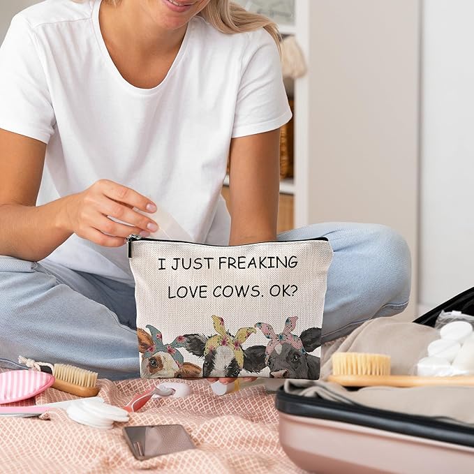 I Just Freaking Love Cows OK Farmhouse Cows with Bandanas Makeup Bag Cosmetic Bags with Zipper Pouch Travel Toiletry Case,Gifts for Cow Lovers Farm Girls