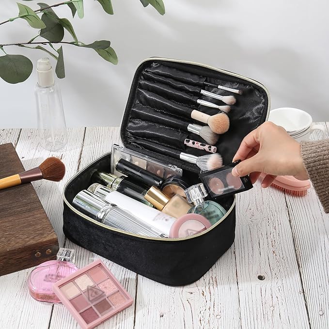 Personalized Name Makeup Bags - Monogrammed Gift for Women Girls Cosmetic Bag with Zipper Gift Ideal for Teen Girls Women Birthday Friend Mom (Black)