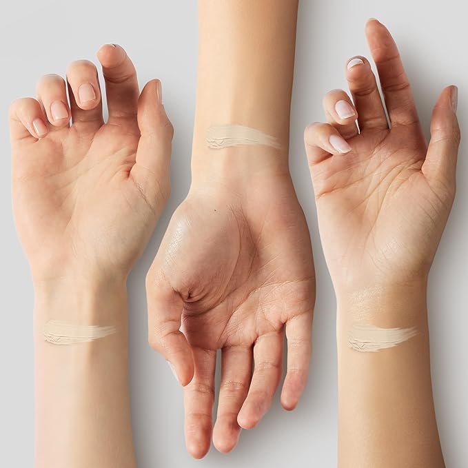e.l.f. Hydrating Camo Concealer, Covers Blemishes & Under-Eye Circles, Full-Coverage & Delivers A Satin Finish, Vegan & Cruelty-Free, Light Peach
